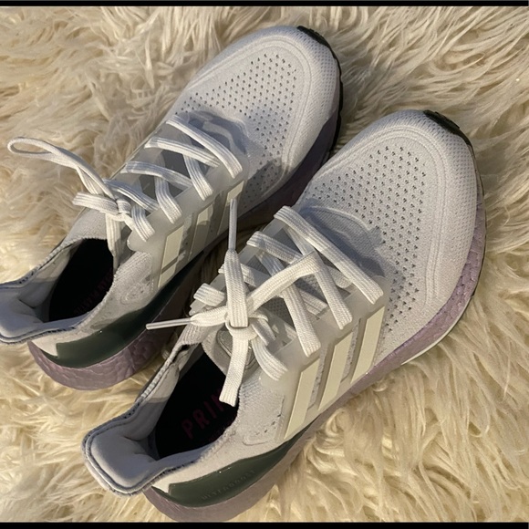 Adidas Ulatraboost - Picture 2 of 6